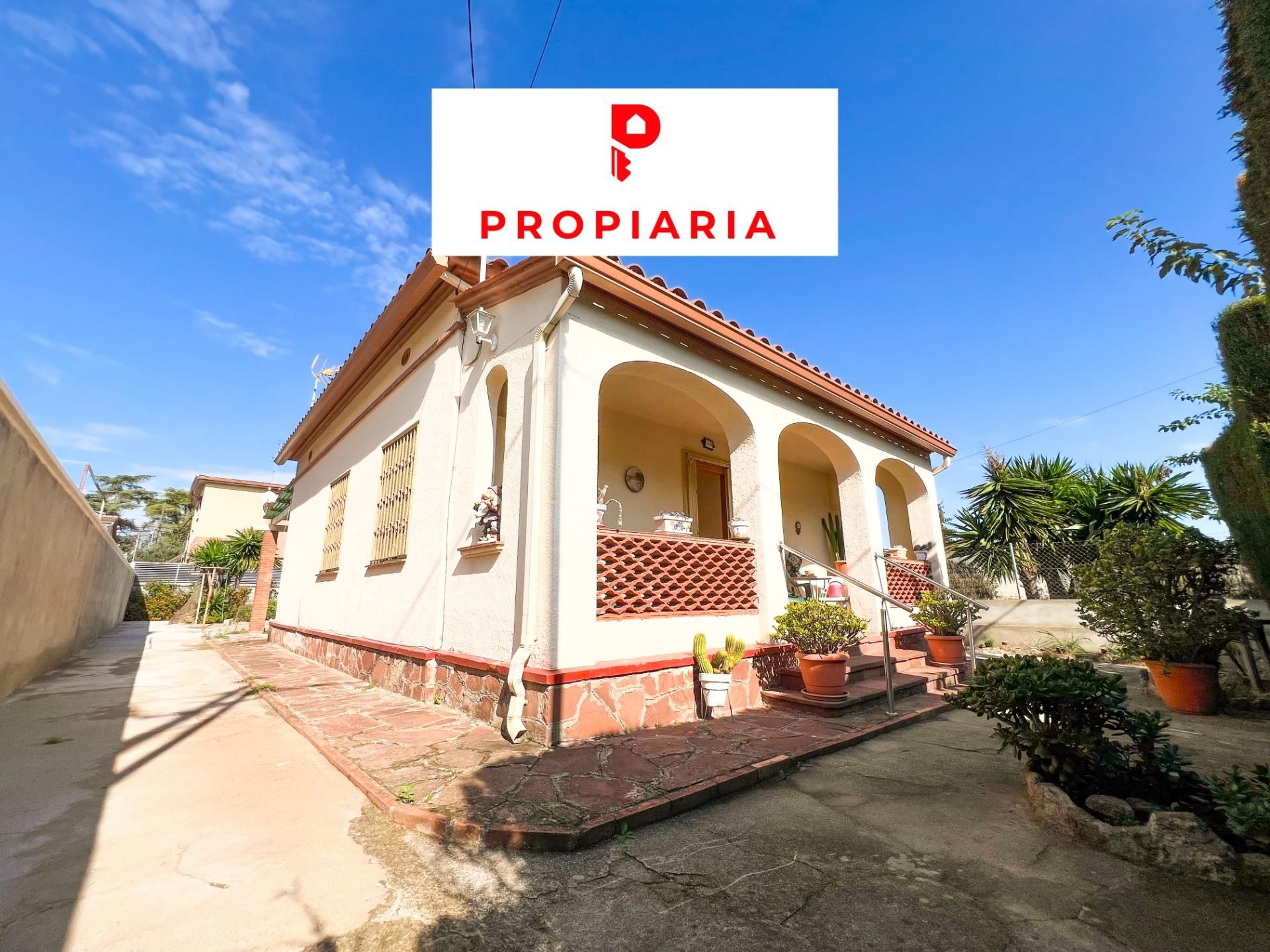 Exterior view of House or chalet for sale in Sant Andreu de la Barca  with Private garden, Terrace and Storage room