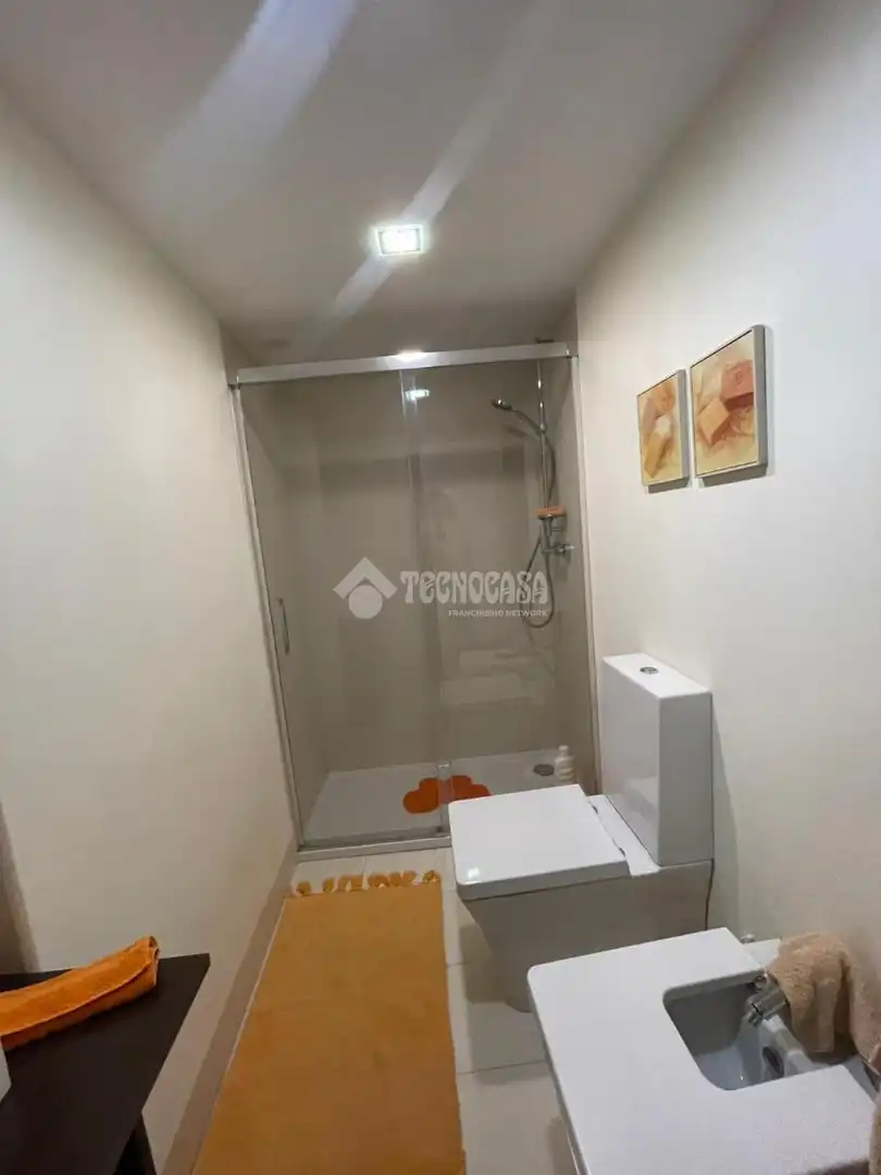 Badezimmer von Wohnung zur Miete in Almuñécar mit Klimaanlage, Terrasse und Möbliert