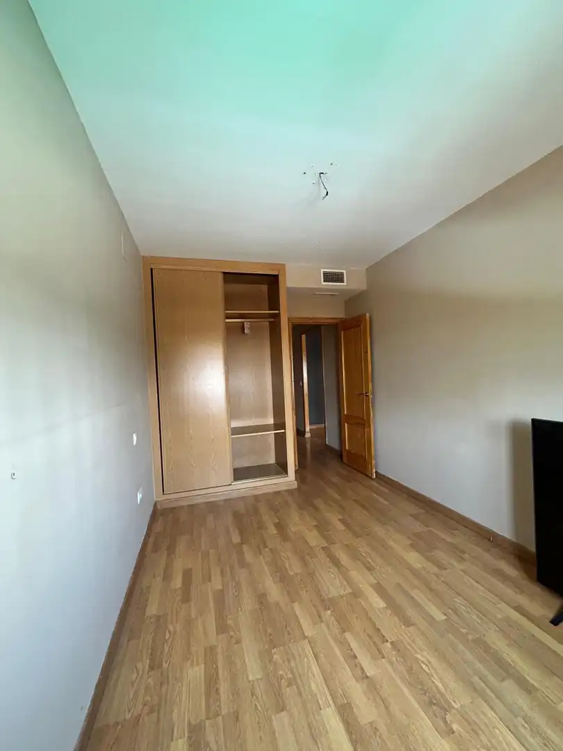 Habitación de Casa o chalet en venta en Dos Hermanas con Aire acondicionado, Parquet y Trastero