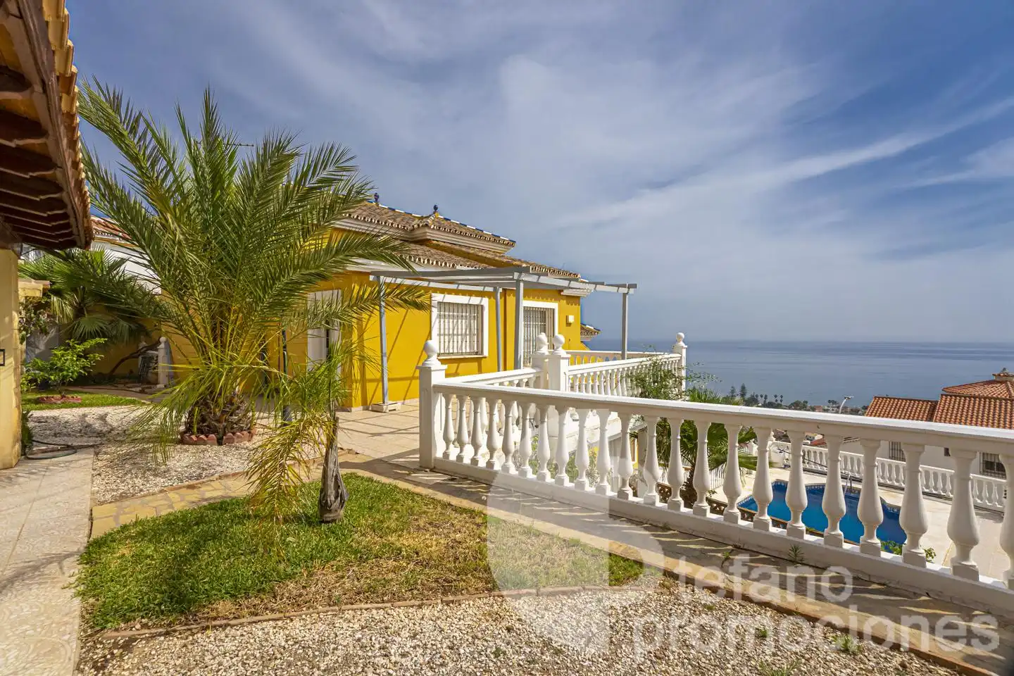 Vista exterior de Casa o chalet en venta en Rincón de la Victoria con Aire acondicionado, Jardín privado y Terraza