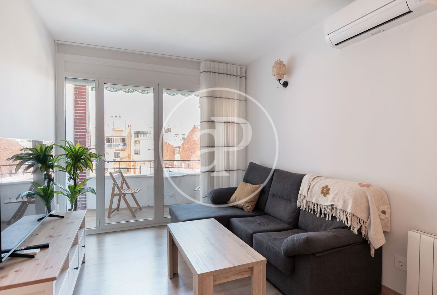 Exterior view of Flat for sale in  Barcelona Capital  with Air Conditioner, Heating and Terrace