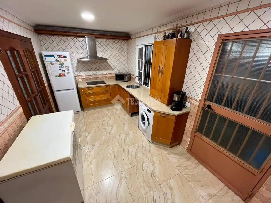 Kitchen of Detached homes for sale in Dos Hermanas  with Air Conditioner and Balcony