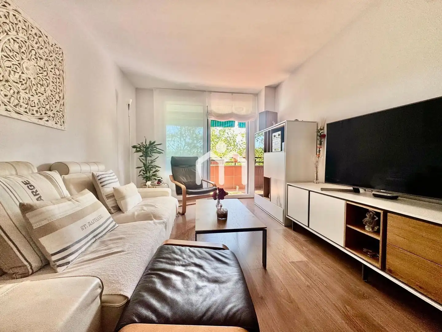 Living room of Flat for sale in Badalona  with Air Conditioner, Heating and Parquet flooring