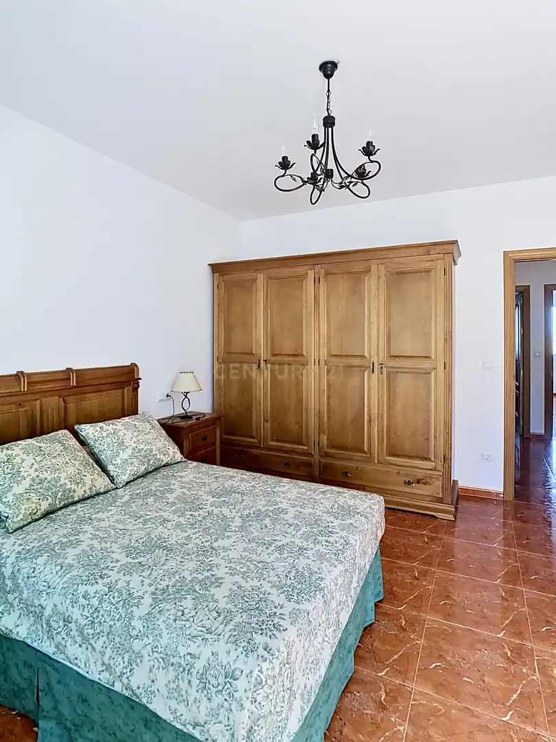 Bedroom of Houses for sale in Cuevas de San Marcos