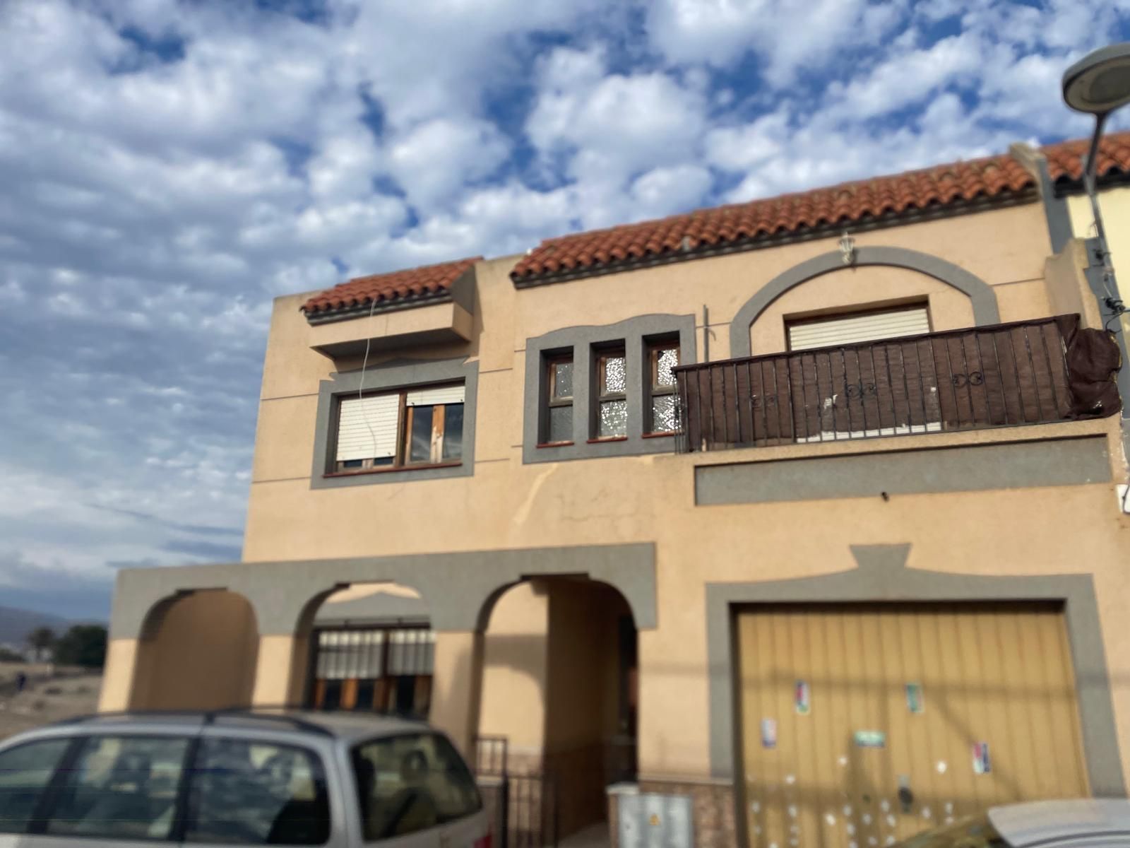 Vista exterior de Dúplex en venda en Níjar