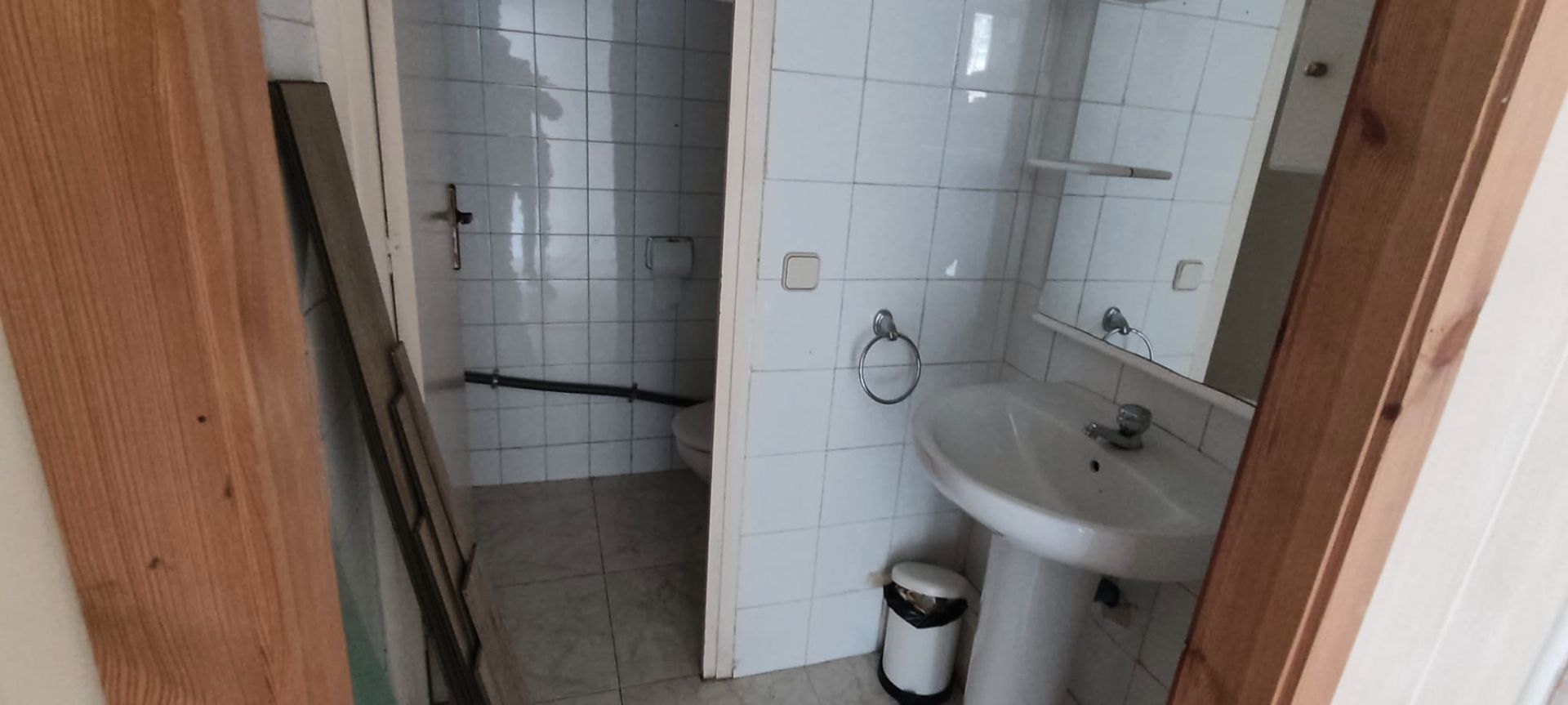 Bathroom of Premises for sale in Sabadell
