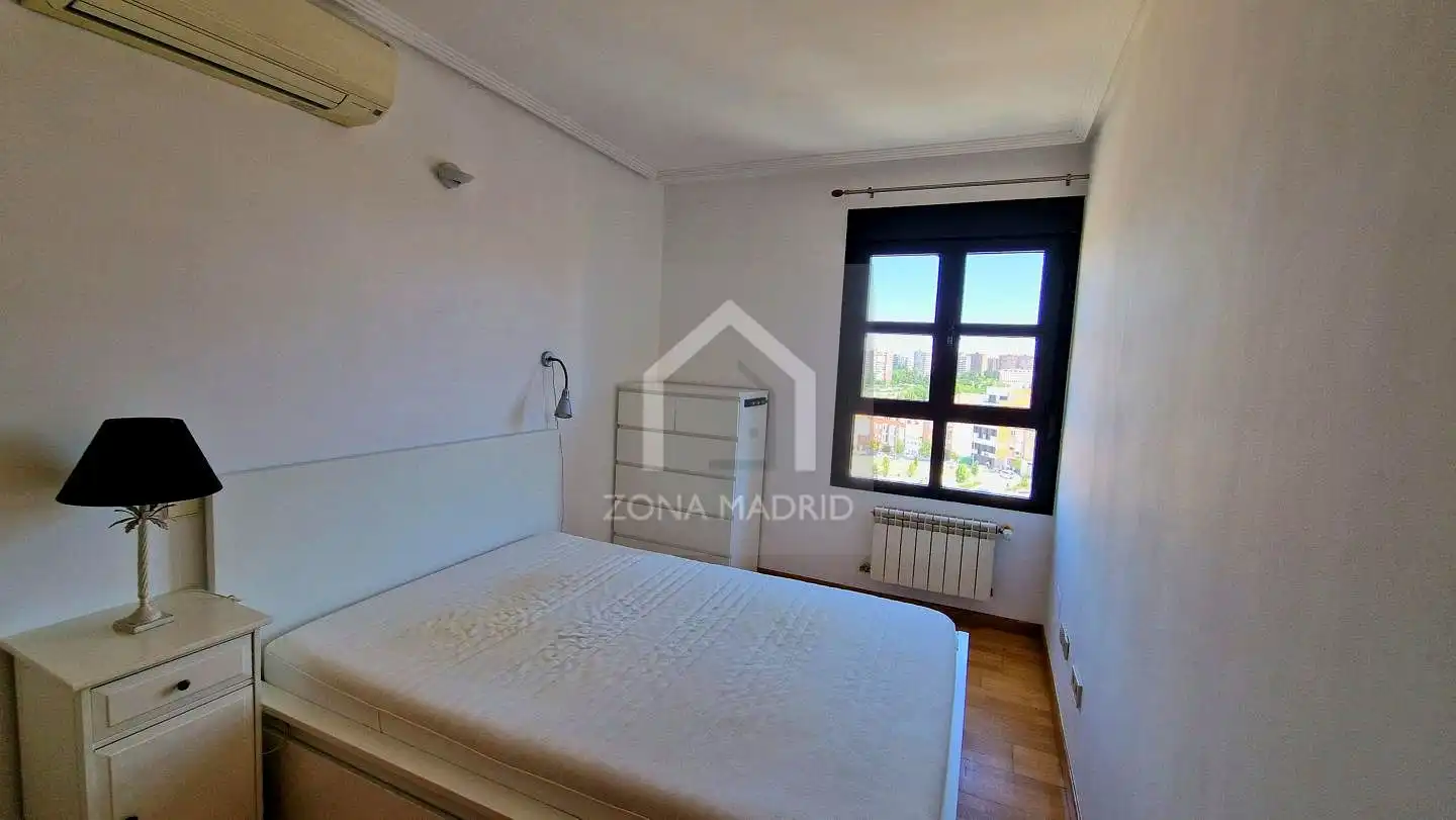 Habitación de Piso de alquiler en Madrid con Aire acondicionado y Amueblado