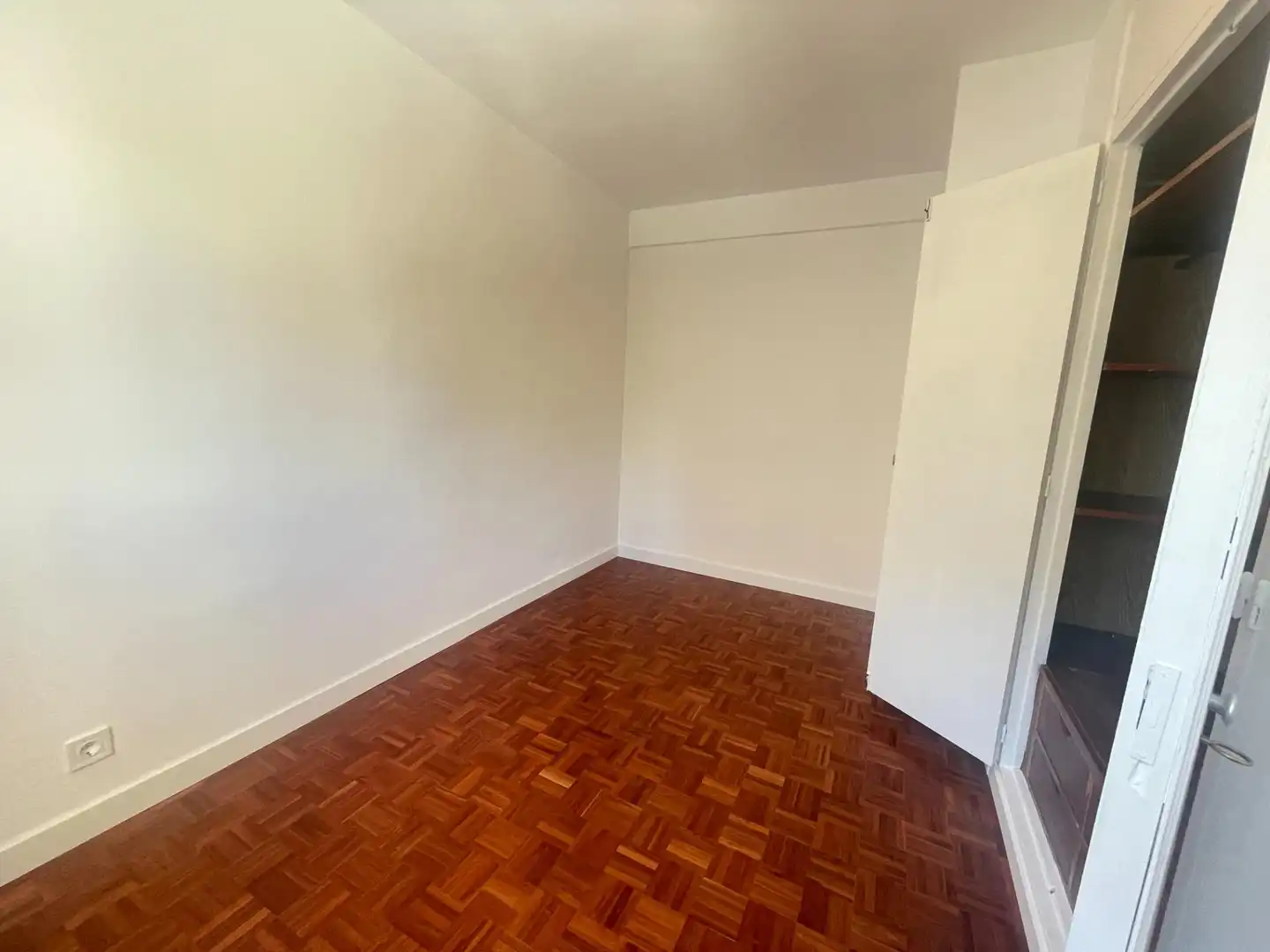 Dormitori de Pis de lloguer en Madrid amb Parquet i Terrassa