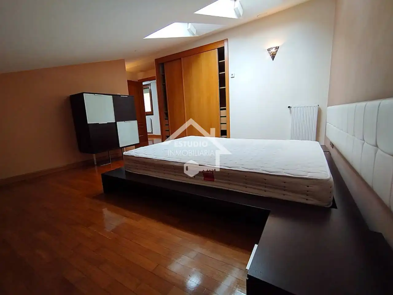 Habitación de Dúplex en venta en Viana con Calefacción y Balcón