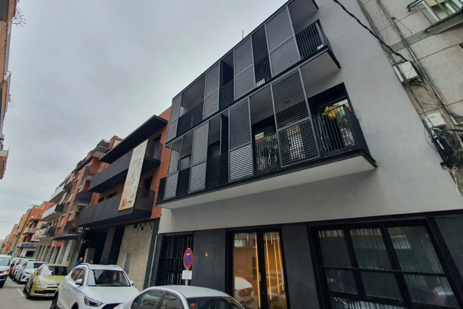 Vista exterior de Estudi en venda en Sant Boi de Llobregat amb Aire condicionat, Calefacció i Forn
