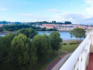 Vista exterior de Àtic de lloguer en Culleredo amb Calefacció, Parquet i Terrassa