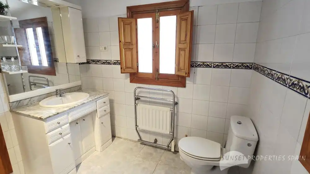 Bathroom of Houses for sale in Cómpeta  with Air Conditioner, Private garden and Swimming Pool
