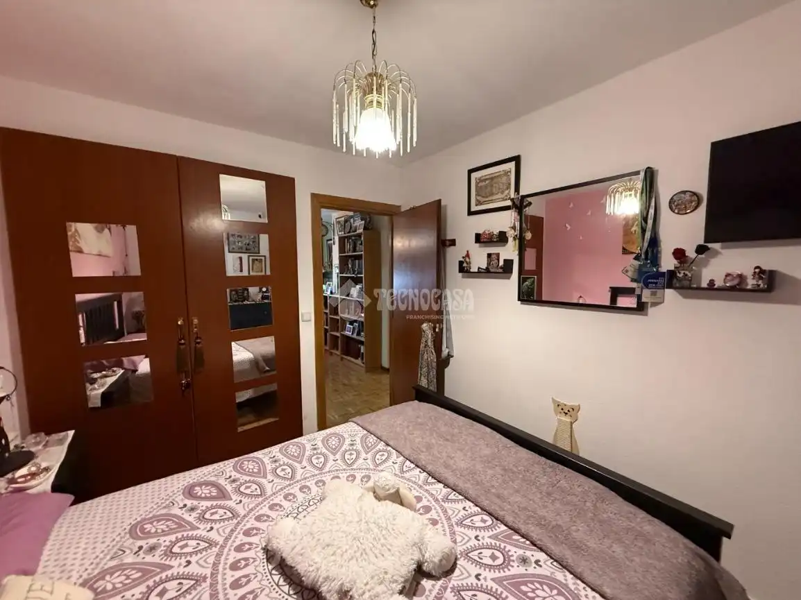 Bedroom of Flat for sale in Madrid  with Heating, Parquet flooring and Storage room