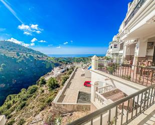 Vista exterior de Dúplex de lloguer en Frigiliana amb Aire condicionat, Terrassa i Piscina