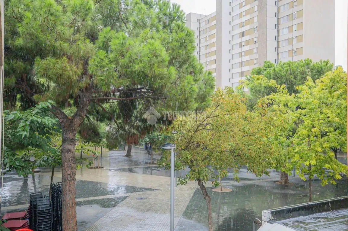 Vista exterior de Oficina en venta en L'Hospitalet de Llobregat