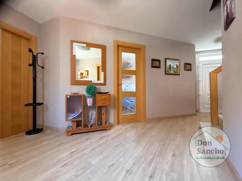 Casa adosada en venta en Santovenia de Pisuerga con Calefacción y Terraza
