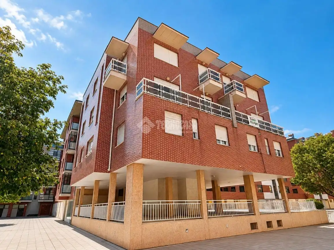 Exterior view of Flat for sale in León Capital 
