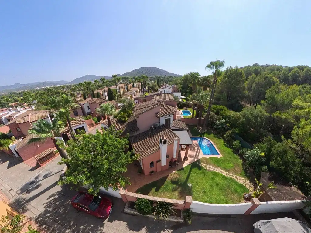 Vista exterior de Casa o xalet en venda en Calvià amb Aire condicionat, Jardí privat i Terrassa
