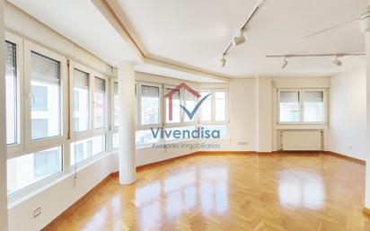 Living room of Duplex for sale in Guadalajara Capital  with Air Conditioner, Heating and Parquet flooring