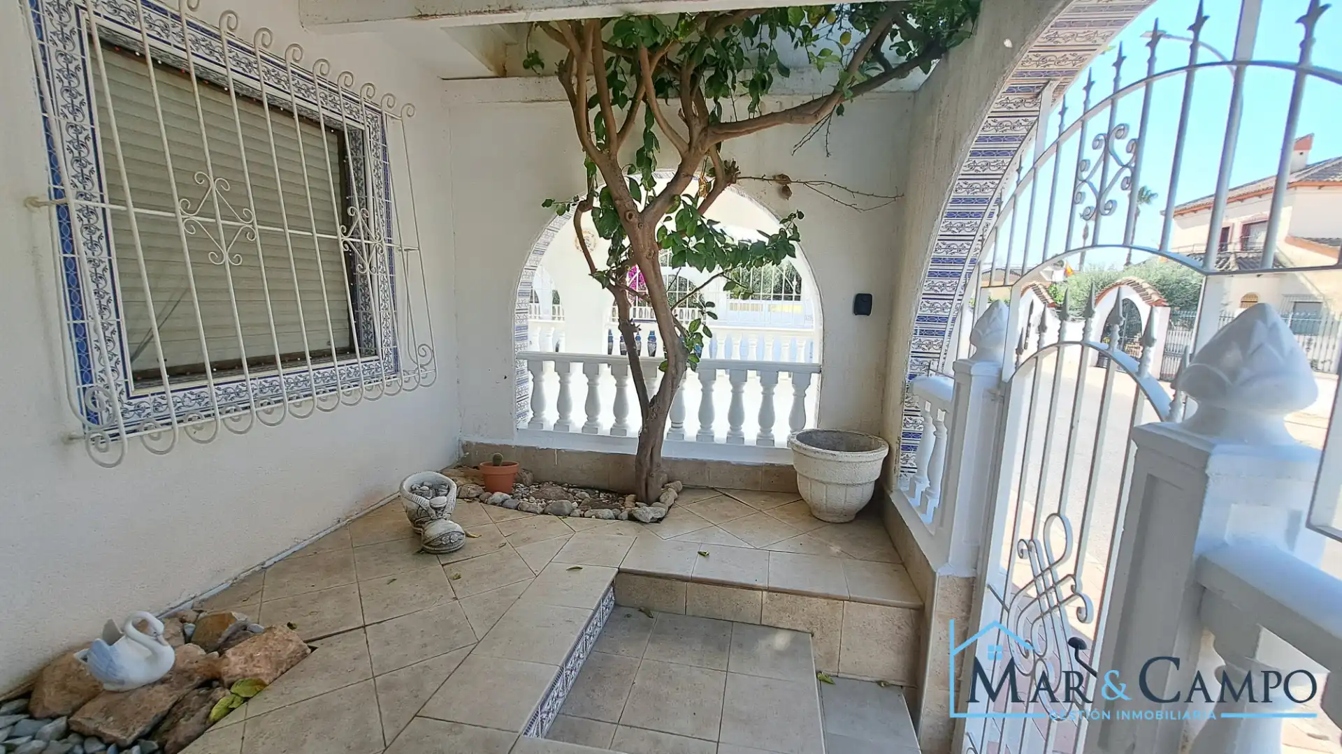 Casa adosada en venta en Los Alcázares con Aire acondicionado, Jardín privado y Amueblado