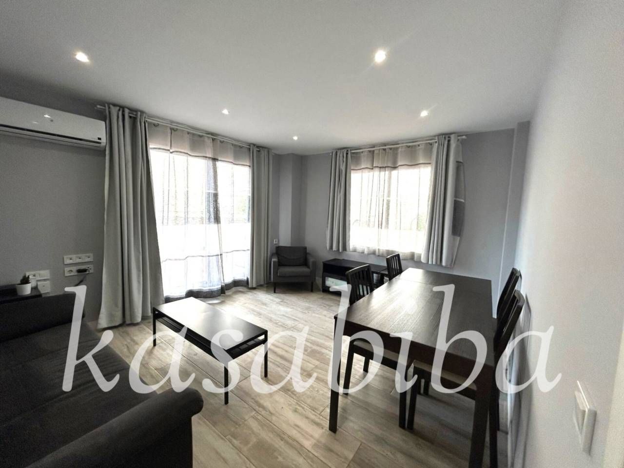Living room of Flat to rent in  Valencia Capital  with Air Conditioner, Terrace and Furnished