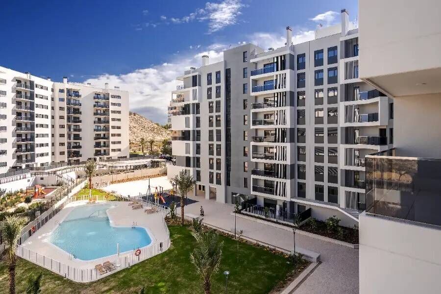 Vista exterior de Apartament en venda en Alicante / Alacant amb Aire condicionat, Terrassa i Balcó
