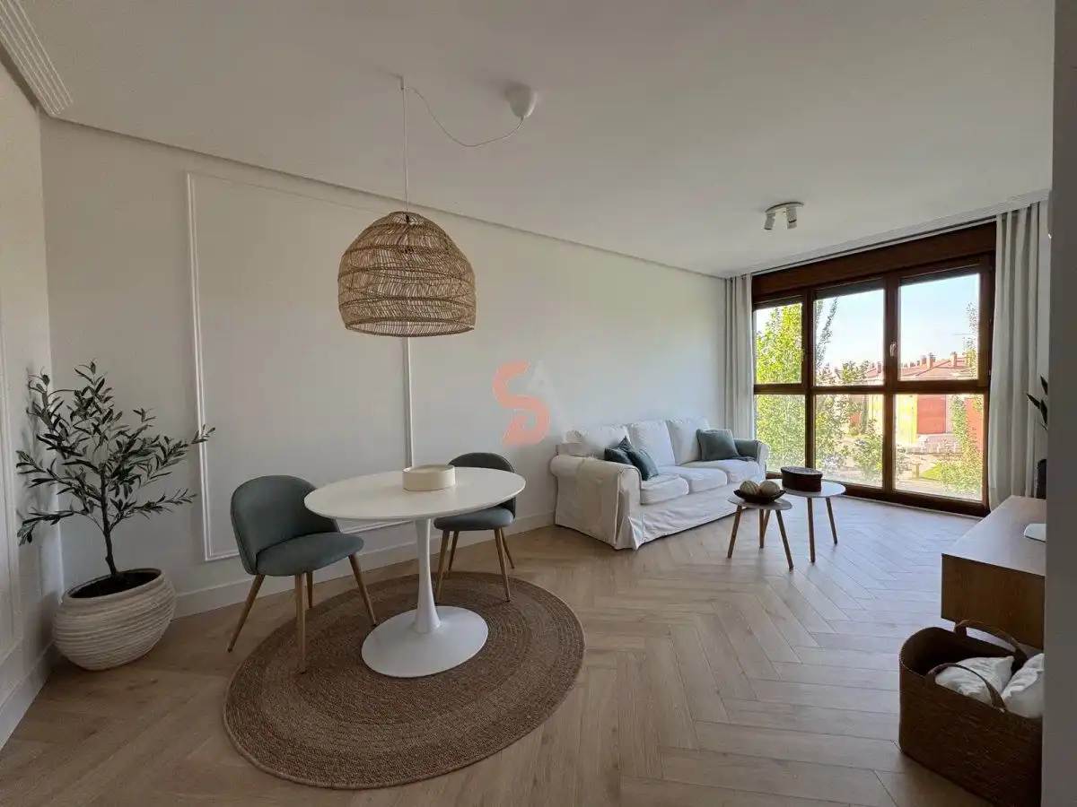 Wohnzimmer von Wohnung zur Miete in Valladolid mit Heizung, Möbliert und Gemeinschaftspool