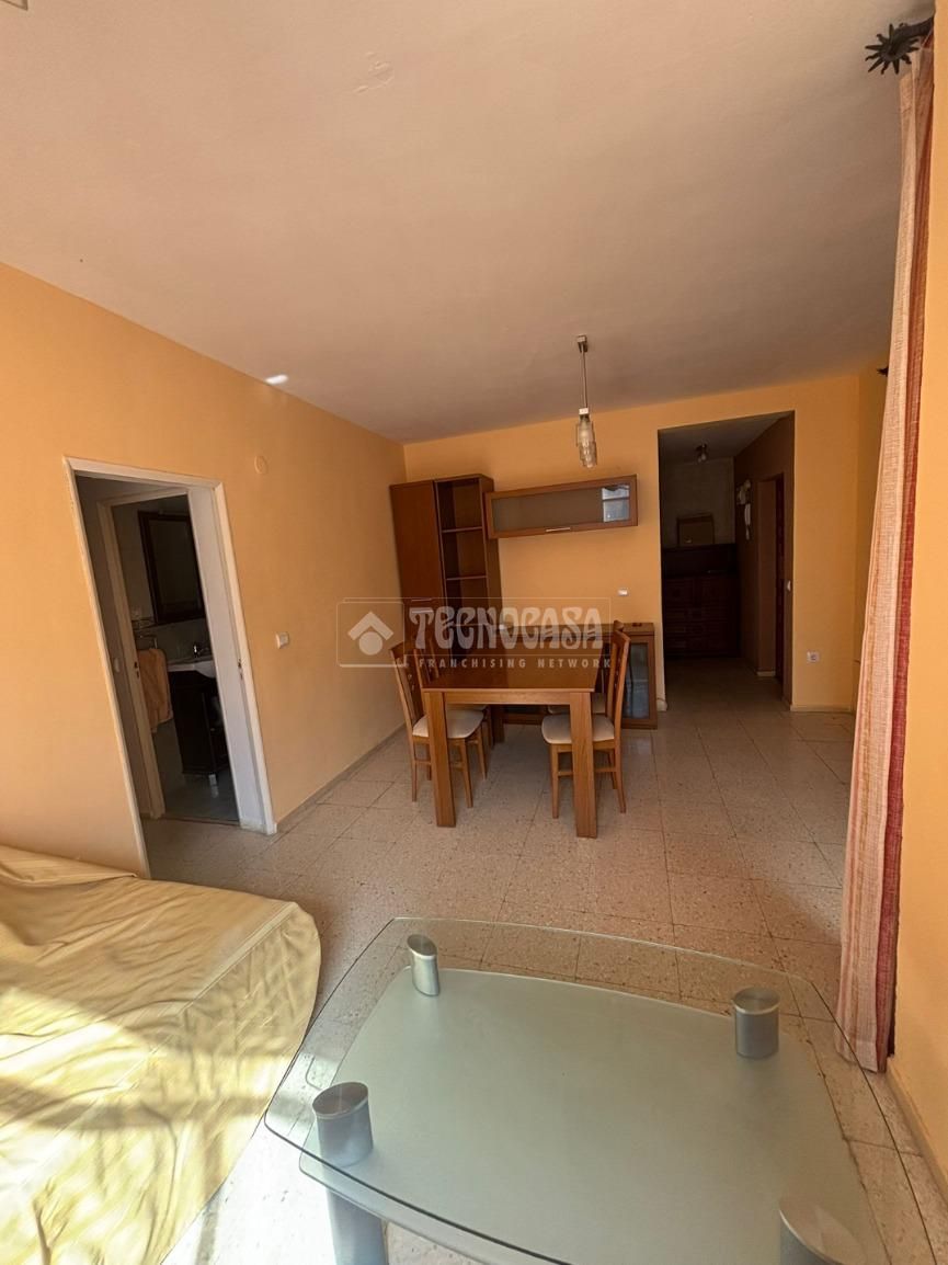 Dining room of Flat for sale in  Granada Capital