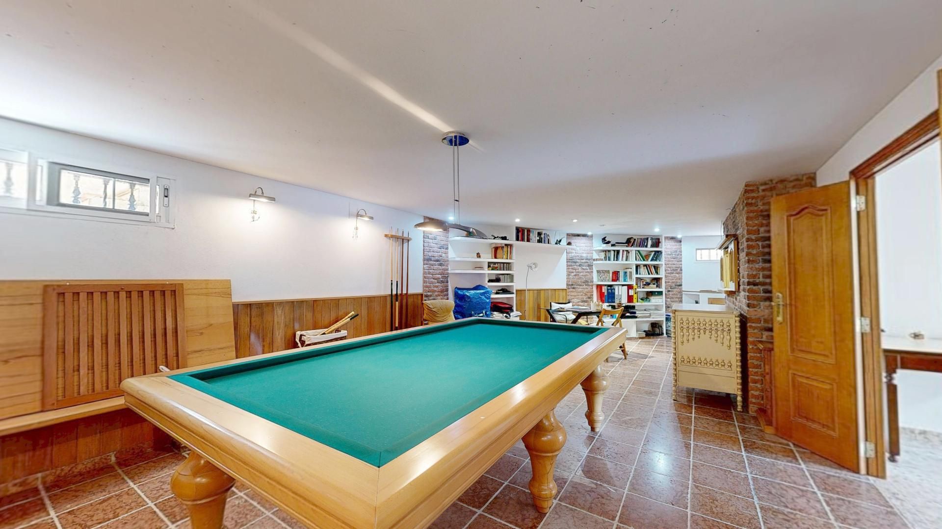 Casa o xalet en venda en Montserrat amb Terrassa, Traster i Piscina