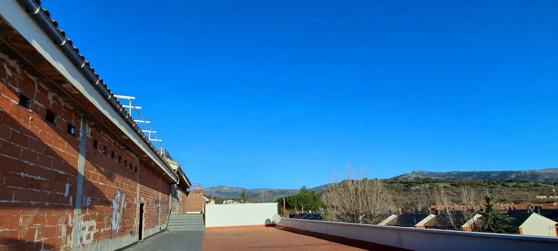 Exterior view of Commercial properties for sale in Guadalix de la Sierra