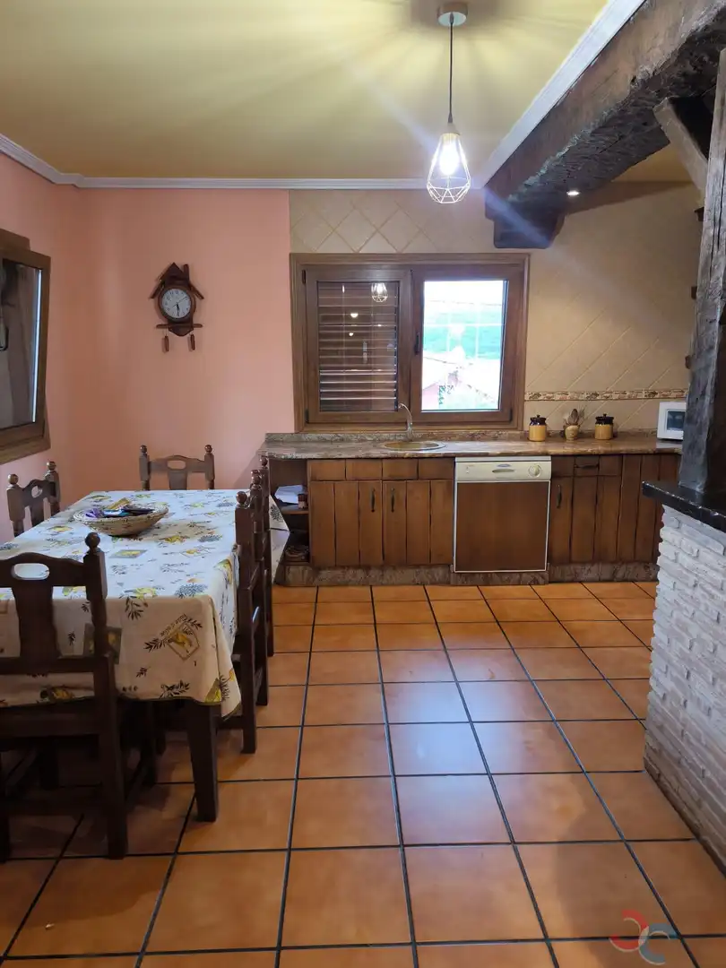 Cuina de Casa o xalet en venda en Redondela amb Piscina