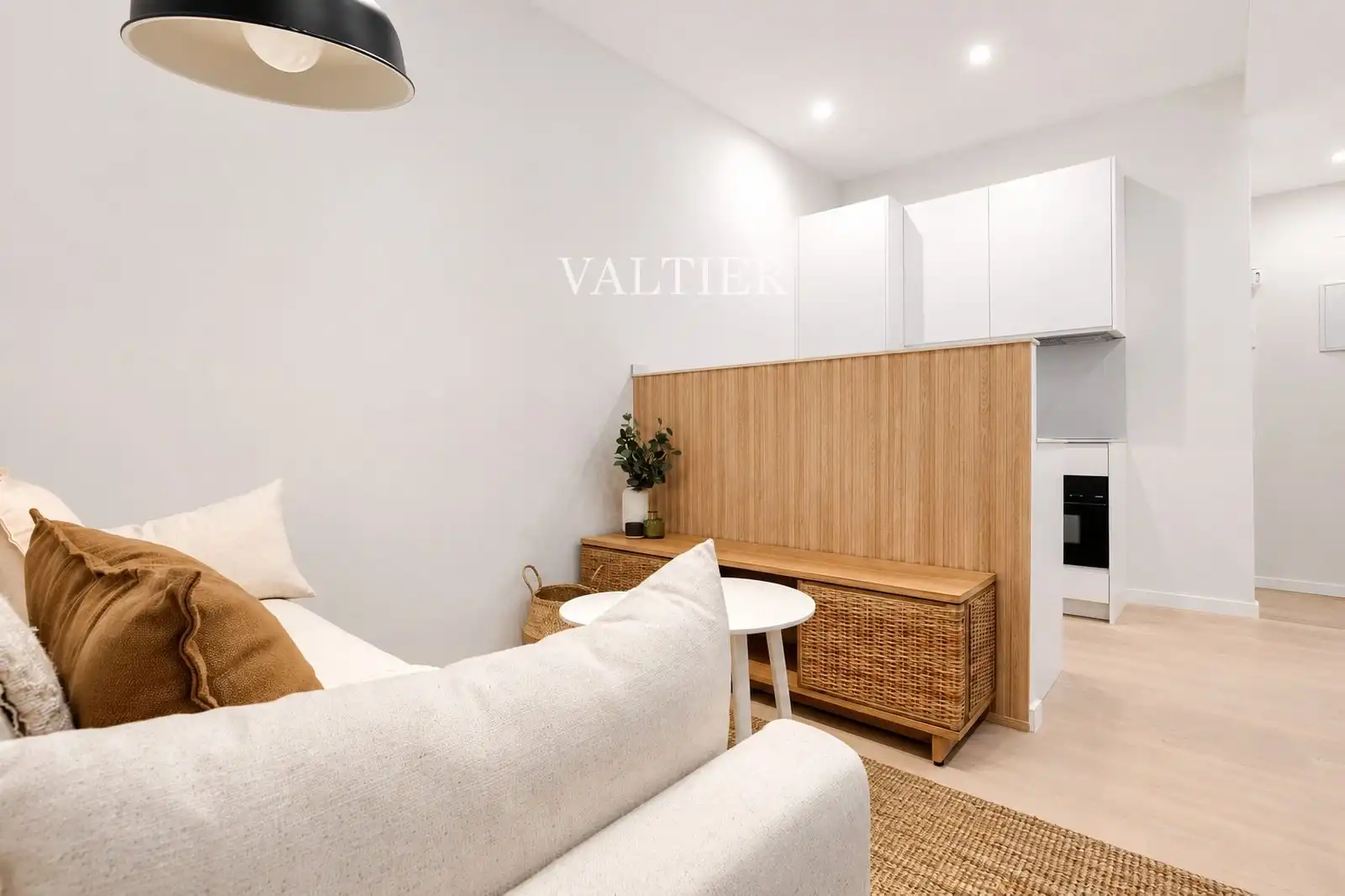 Living room of Flat for rent in Madrid  with Air Conditioner, Heating and Furnished