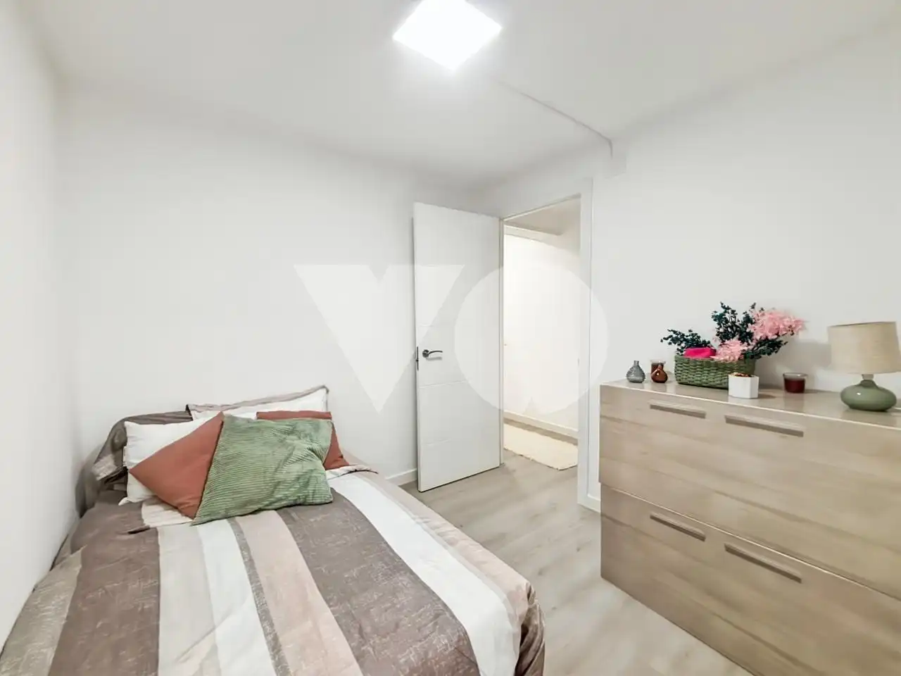 Habitación de Piso en venta en Madrid con Balcón
