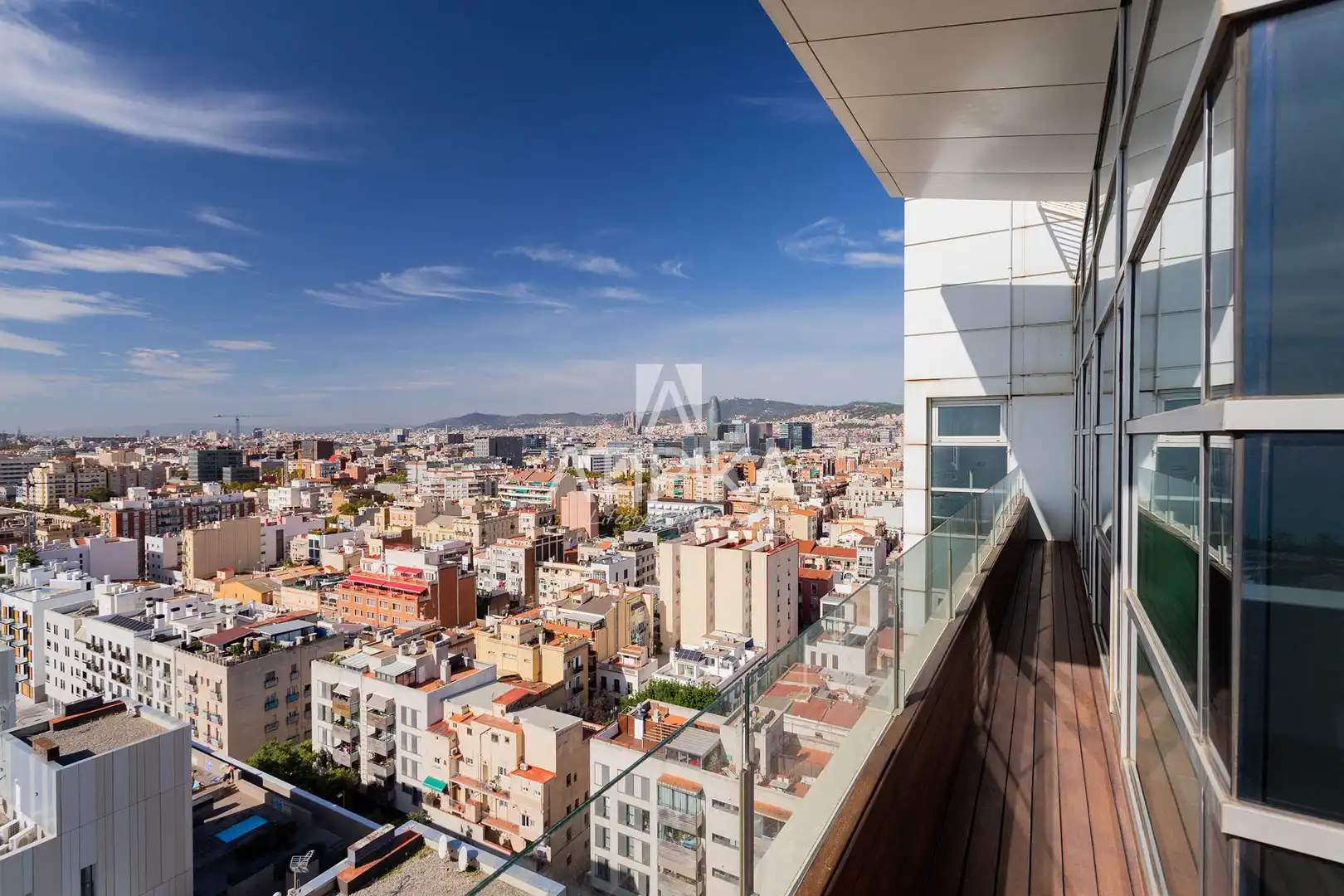 Vista exterior de Ático en venta en Barcelona con Aire acondicionado, Parquet y Terraza