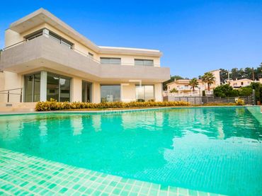 Xalet amb piscina en venda a Montgoda