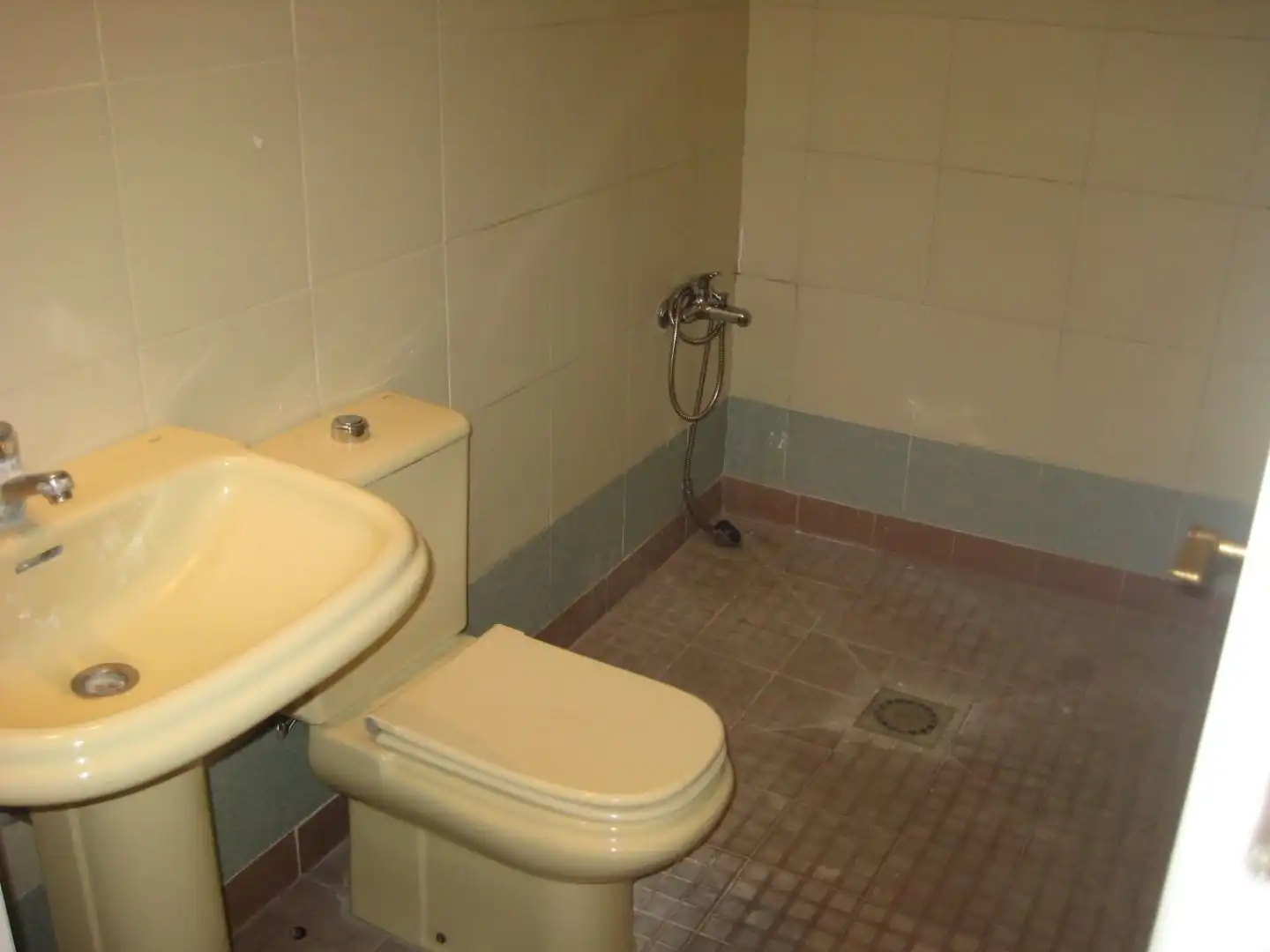Baño de Piso en venta en Melilla con Aire acondicionado