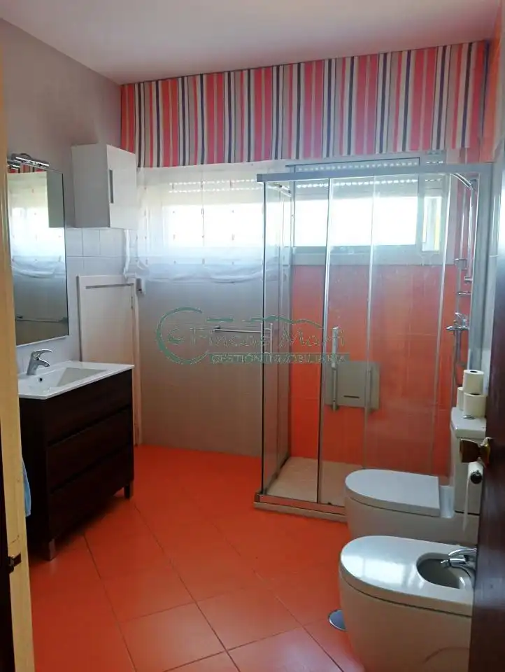 Baño de Casa o chalet en venta en Vigo  con Calefacción, Jardín privado y Terraza