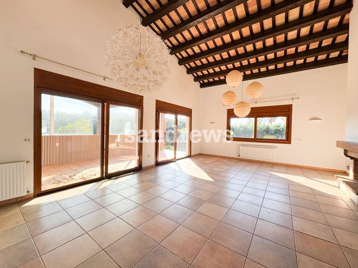 Living room of House or chalet for sale in Peralada  with Air Conditioner, Heating and Private garden