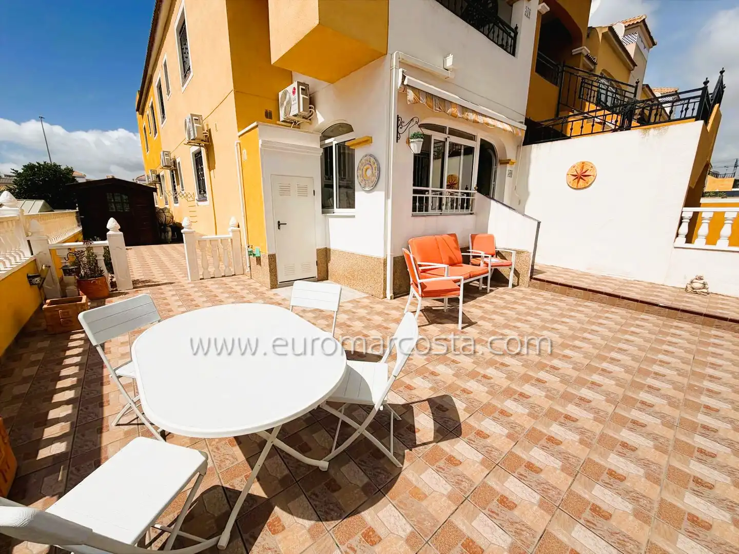 Bungalow con piscina en venta en Avenida Riegos de Levante, imagen 4