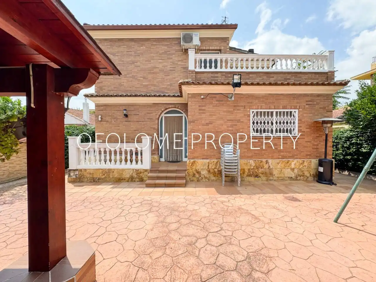 Vista exterior de Casa o chalet en venta en Santa Perpètua de Mogoda con Aire acondicionado, Calefacción y Jardín privado