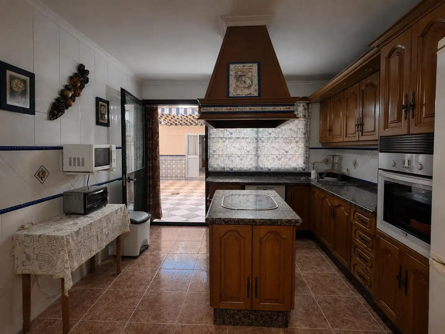 Kitchen of Houses for sale in Dos Hermanas