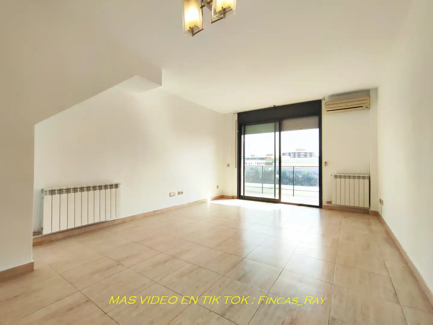 Wohnzimmer von Maisonette zum Verkauf in Ripollet mit Klimaanlage, Heizung und Terrasse