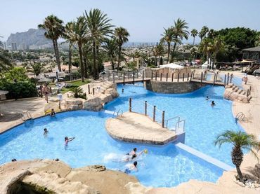 Bungalow con piscina en venta en Cometa