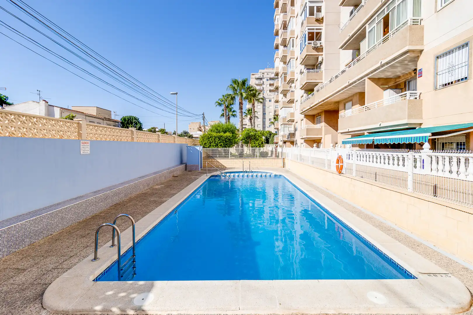 Piscina de Pis en venda en Nueva Torrevieja - Aguas Nuevas