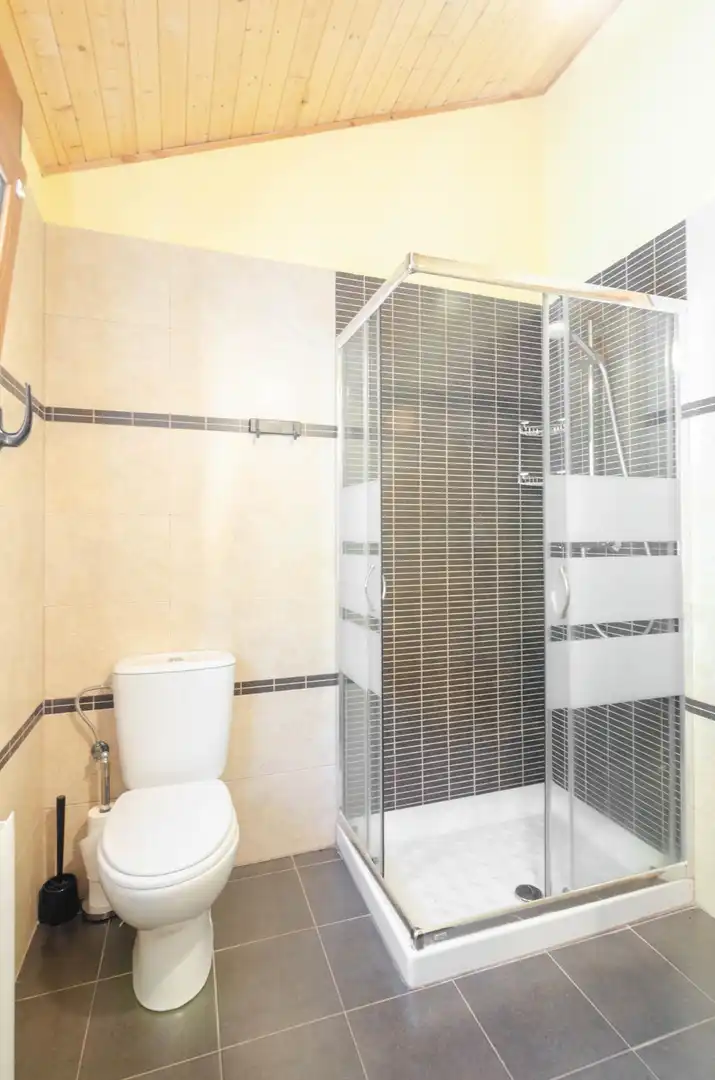 Bany de Casa o xalet en venda en Ribera de Arriba amb Calefacció, Jardí privat i Terrassa