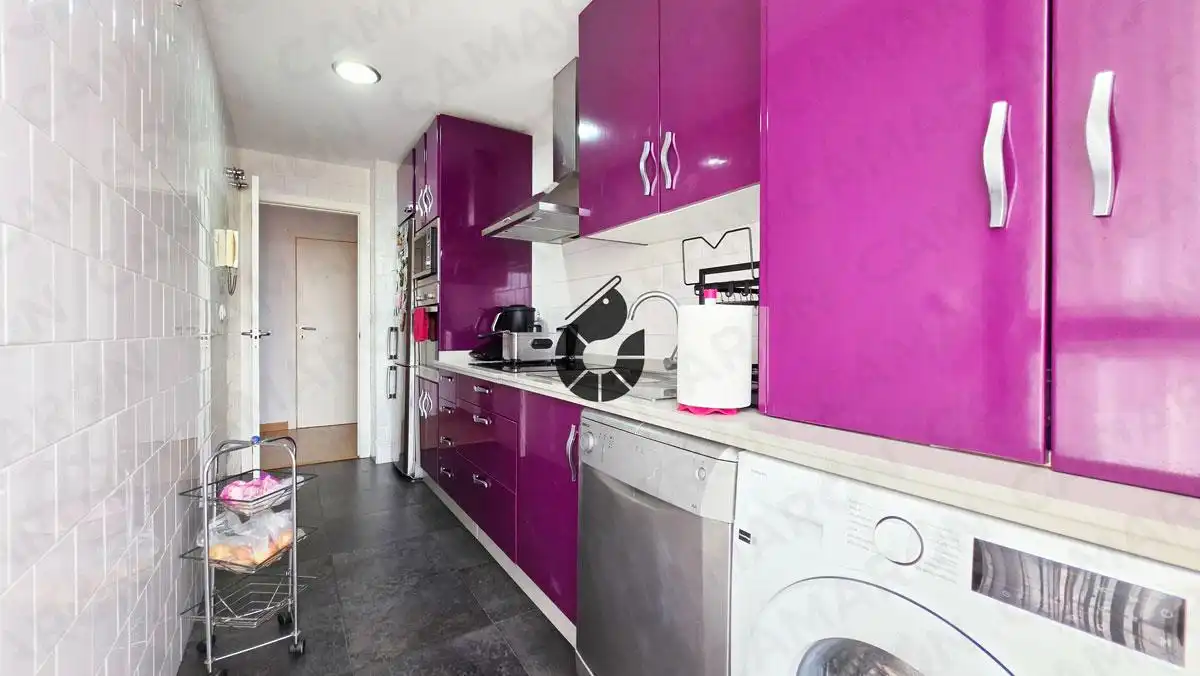 Kitchen of Flat for sale in Mairena del Aljarafe  with Air Conditioner and Storage room