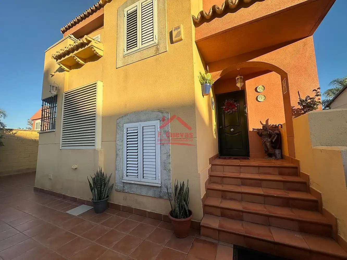 Vista exterior de Casa o xalet en venda en Vélez-Málaga amb Aire condicionat, Calefacció i Terrassa