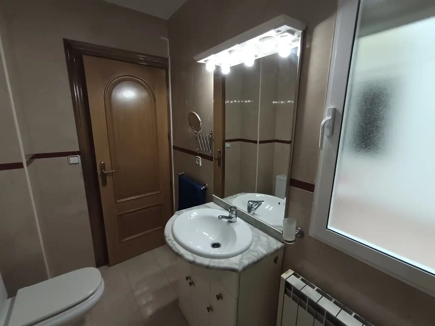 Badezimmer von Wohnung zum Verkauf in Jaén mit Klimaanlage, Heizung und Möbliert