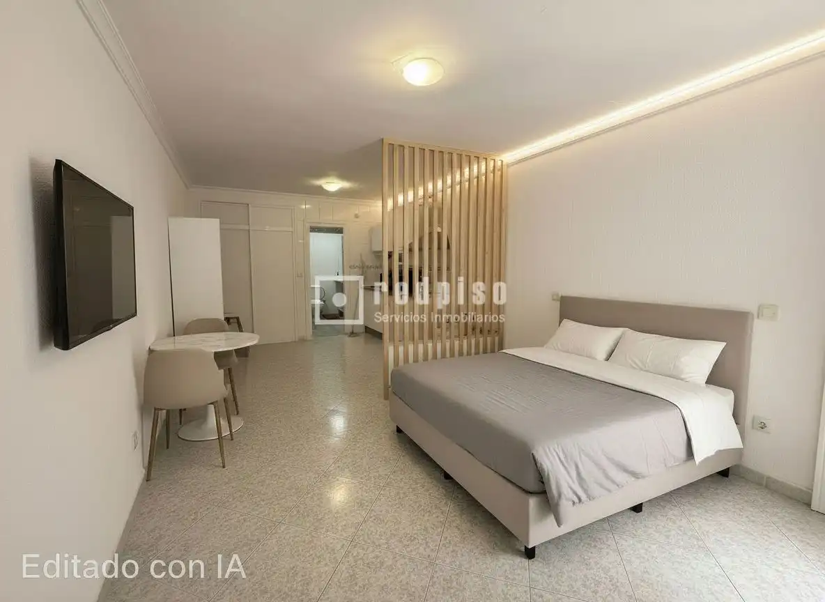 Schlafzimmer von Wohnung zum Verkauf in Rincón de la Victoria mit Privatgarten und Schwimmbad