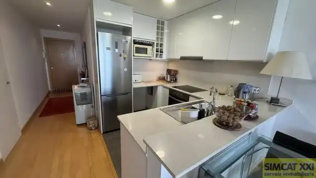 Cocina de Estudio en venta en Figueres con Terraza